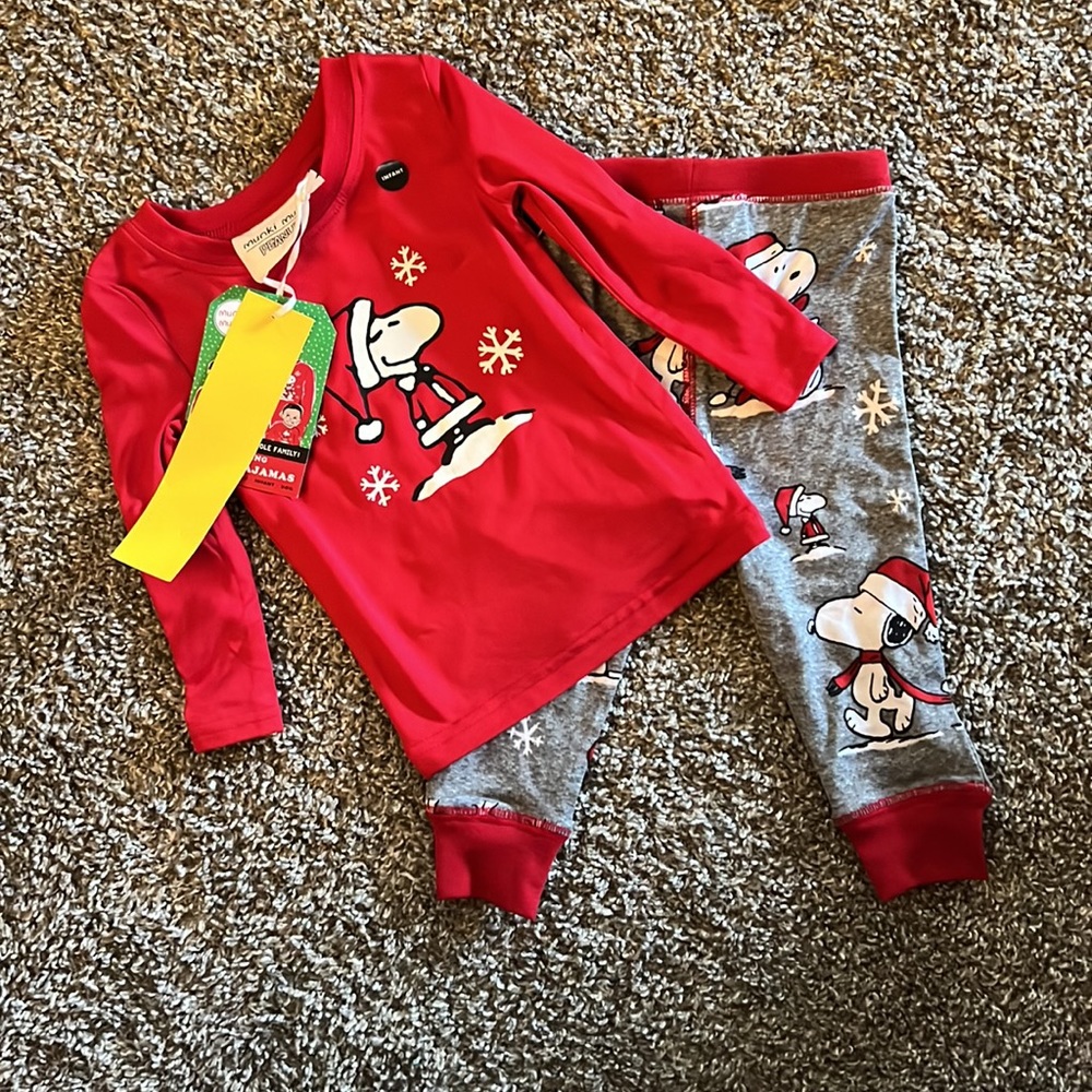 Peanuts pajama set